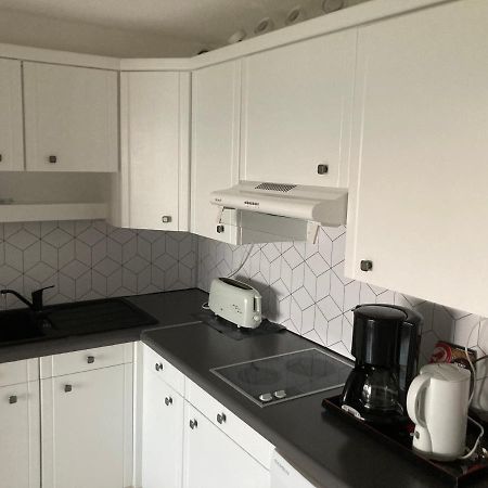 Appartement 2 Chambres Avec Piscine Face A La Mer A La Coudouliere Six-Fours-les-Plages Bagian luar foto