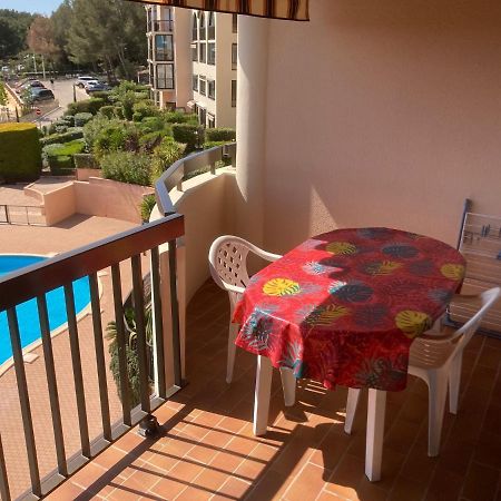 Appartement 2 Chambres Avec Piscine Face A La Mer A La Coudouliere Six-Fours-les-Plages Bagian luar foto