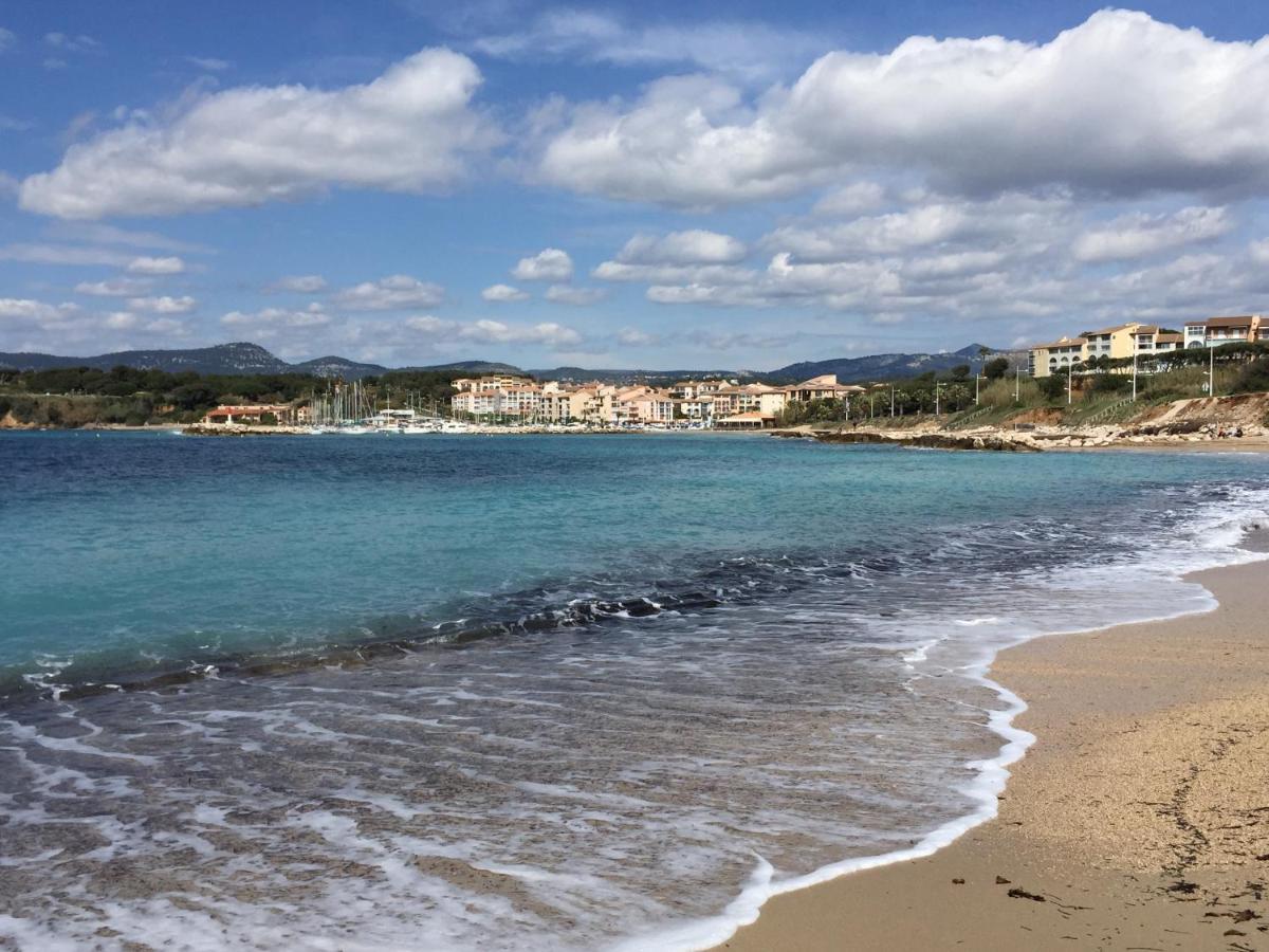Appartement 2 Chambres Avec Piscine Face A La Mer A La Coudouliere Six-Fours-les-Plages Bagian luar foto