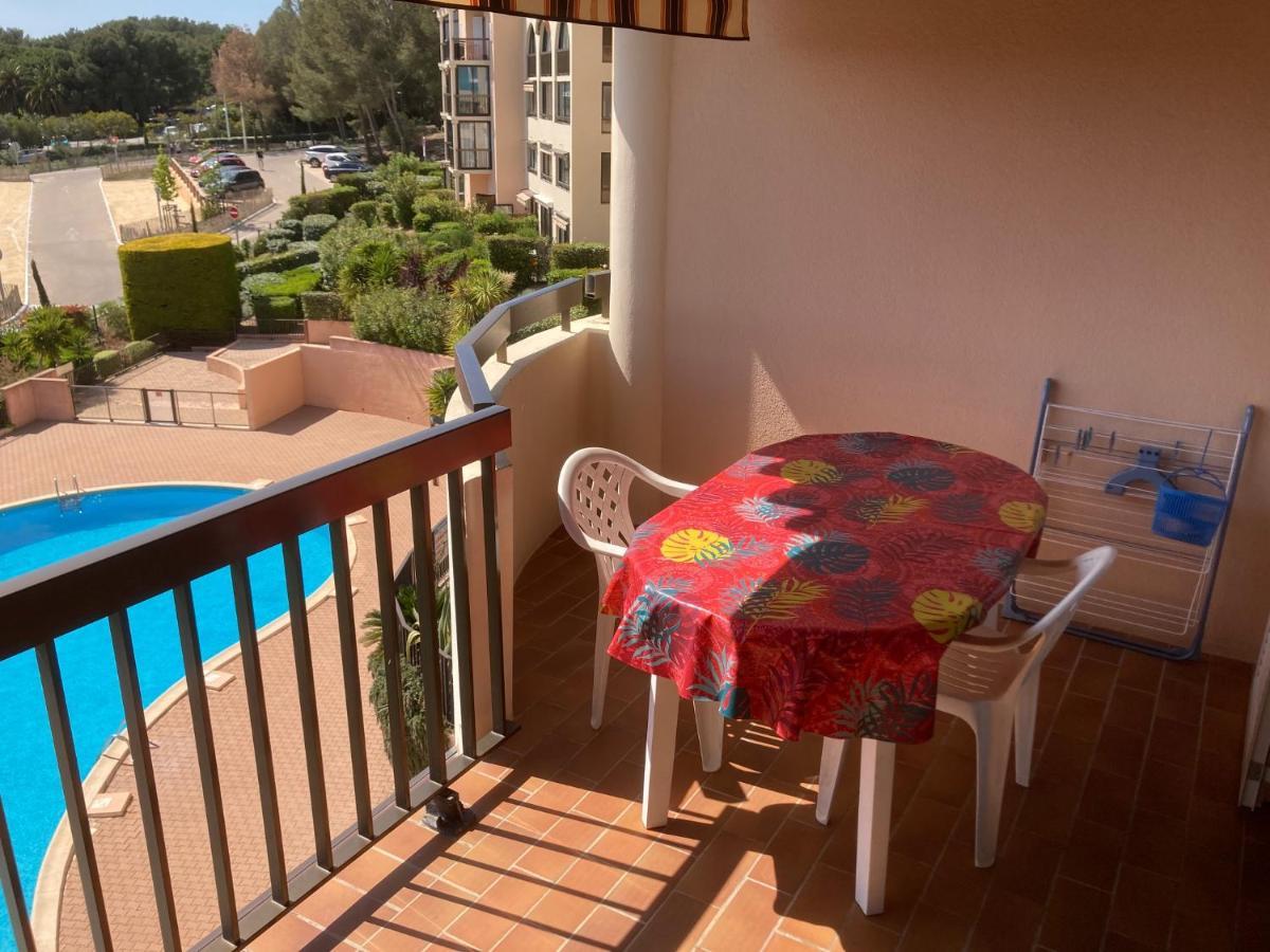 Appartement 2 Chambres Avec Piscine Face A La Mer A La Coudouliere Six-Fours-les-Plages Bagian luar foto