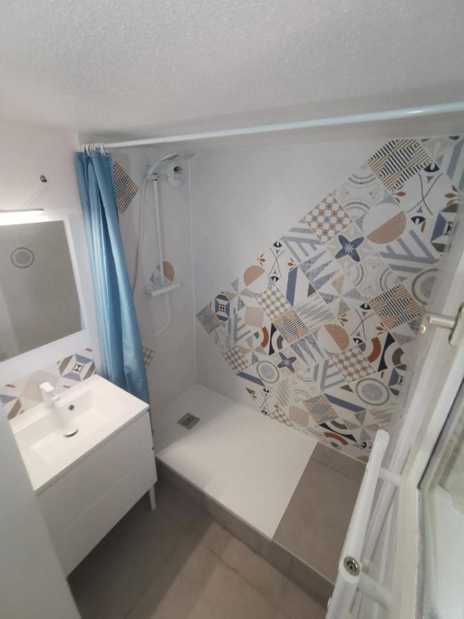 Appartement 2 Chambres Avec Piscine Face A La Mer A La Coudouliere Six-Fours-les-Plages Bagian luar foto